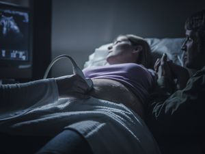 孕妇做超声波检查