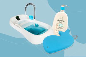 Collage of baby bath products we recommend on a blue background