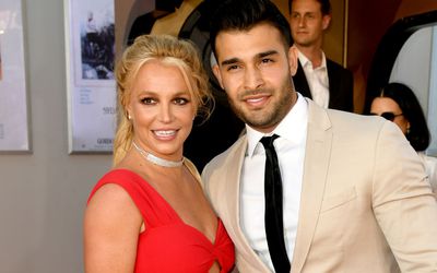 Britney Spears reveals pregnancy with Sam Asghari