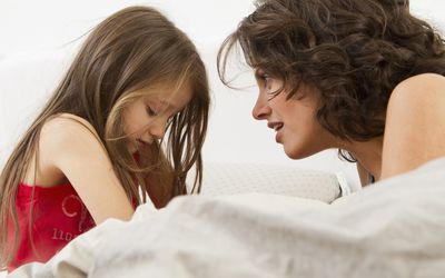 妈妈和女孩的谈话