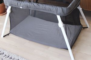 Guava Family Lotus Travel Crib