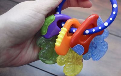 Nuby IcyBite钥匙牙齿