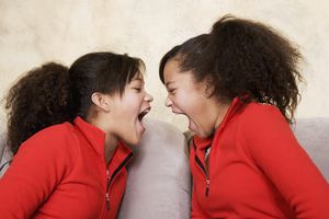 姐妹们互相嚷嚷