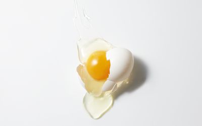 egg-white-in-shell-similar-to-texture-of-cervical-mucus