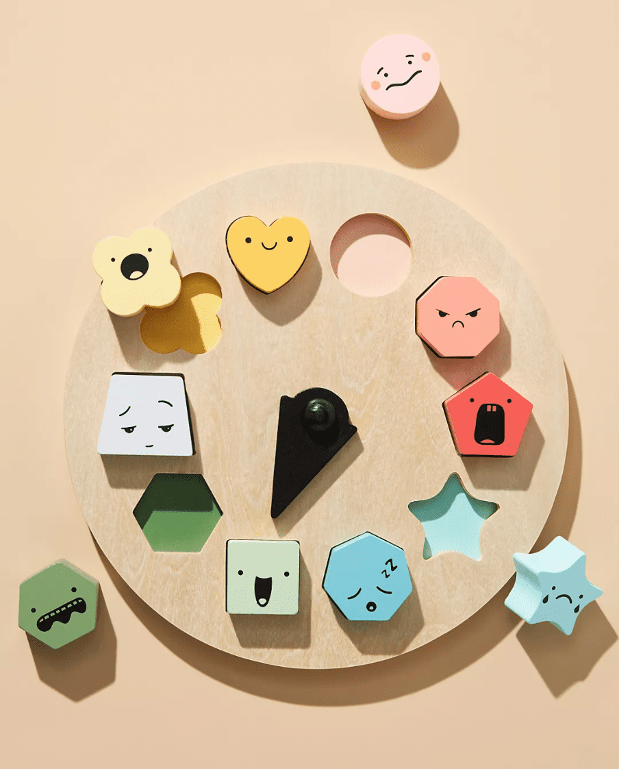 Anthropologie形状的情感玩具套装