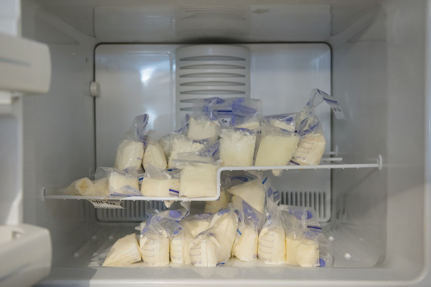 抽吸母乳冷冻机