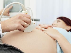孕妇做超声波检查