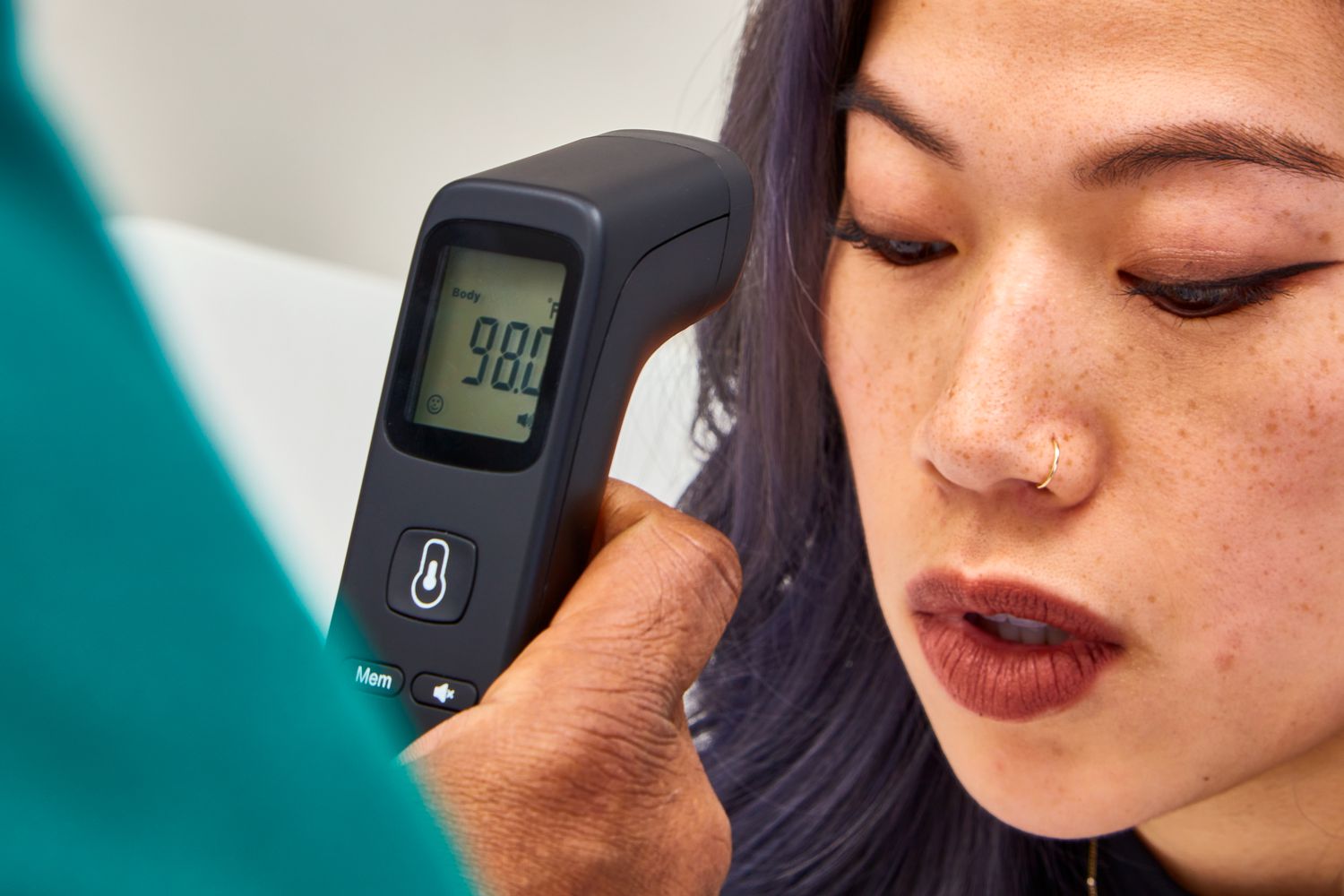 Disen No-Touch Forehead Thermometer