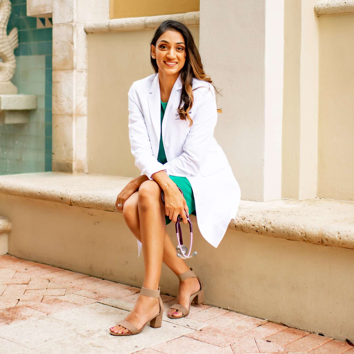 Dr. Mona Amin