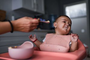 婴儿拒绝进食