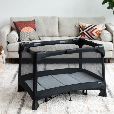 4moms Breeze Plus Portable Playard