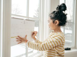 女孩和日历